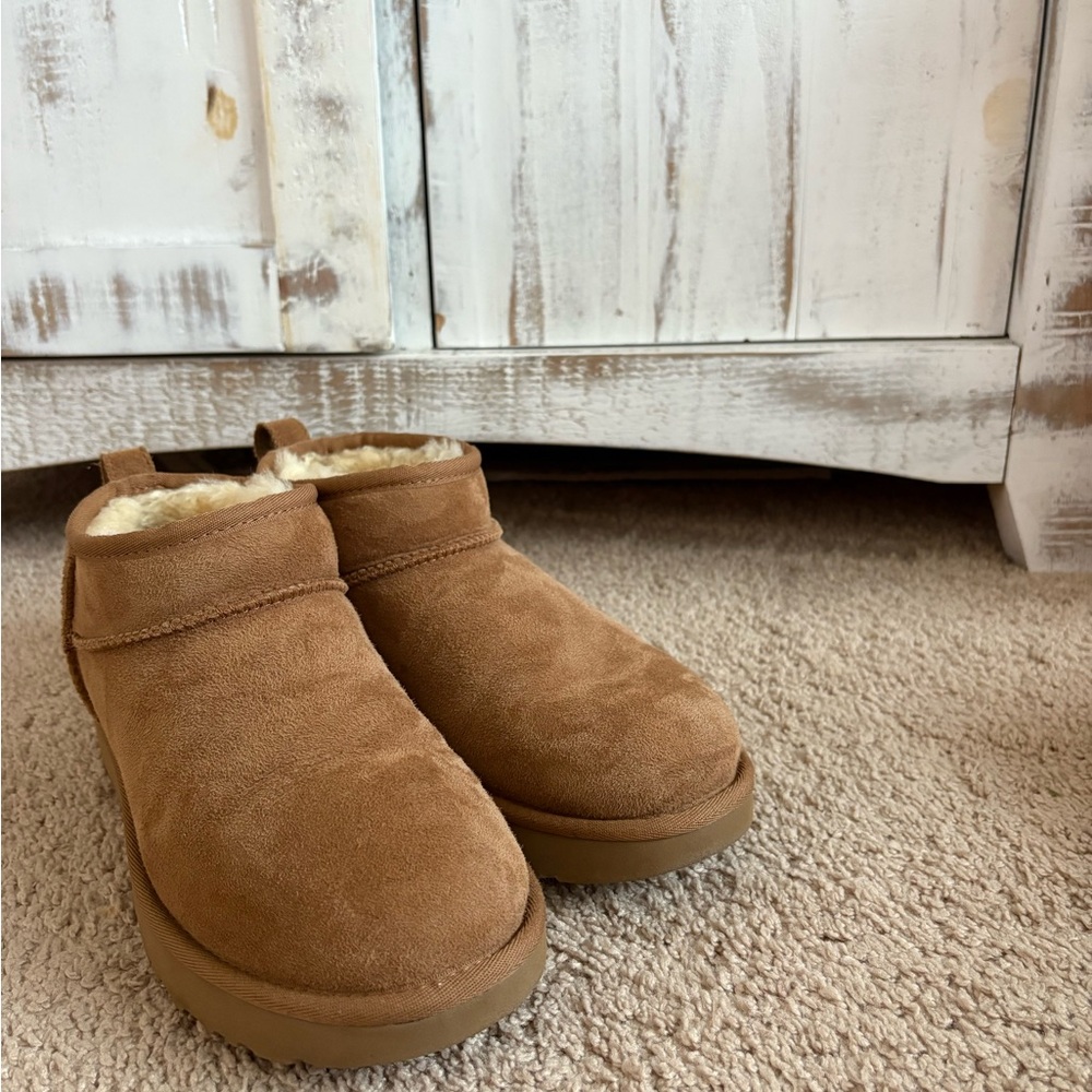 UGG Chestnut MINI ankle boots